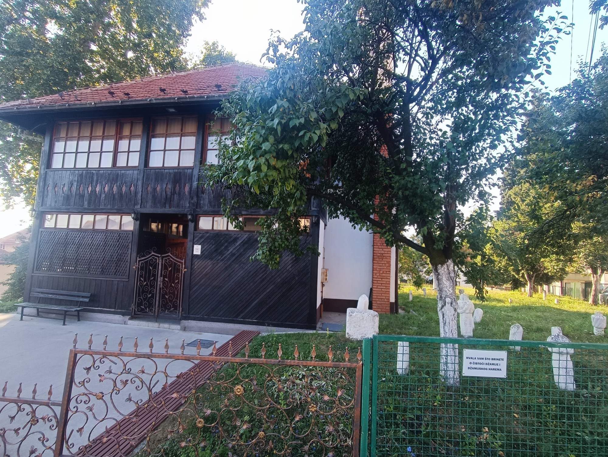 Mezarje uz Hadži Muruvet - Kraljevačku džamiju